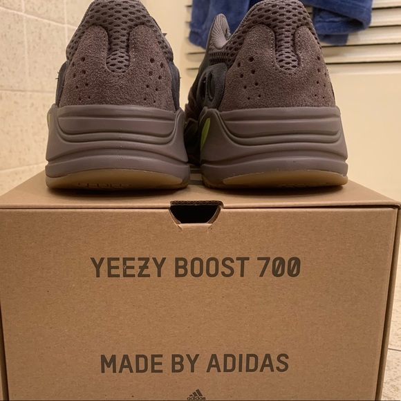 Yeezy Boost 700 Mauve